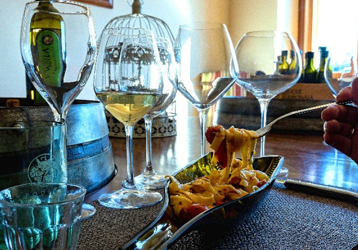 7 Simple Steps To Host a Wine Tasting at Home - Visit Prosecco Italy